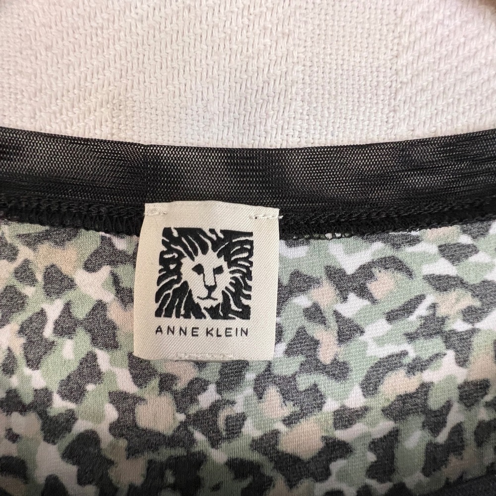 Anne Klein Green Black Leopard Print Short Sleeve Blouse Mesh Trim Top - Picture 4 of 10